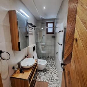 Lux Apartmani 3,6,9 u Casa di legno